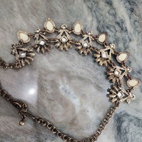 Vintage Cream and Crystal Floral Statement Necklace - Picture 8 of 8